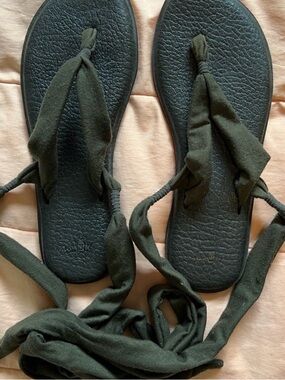 Sanuk women’s ankle tie yoga sandals